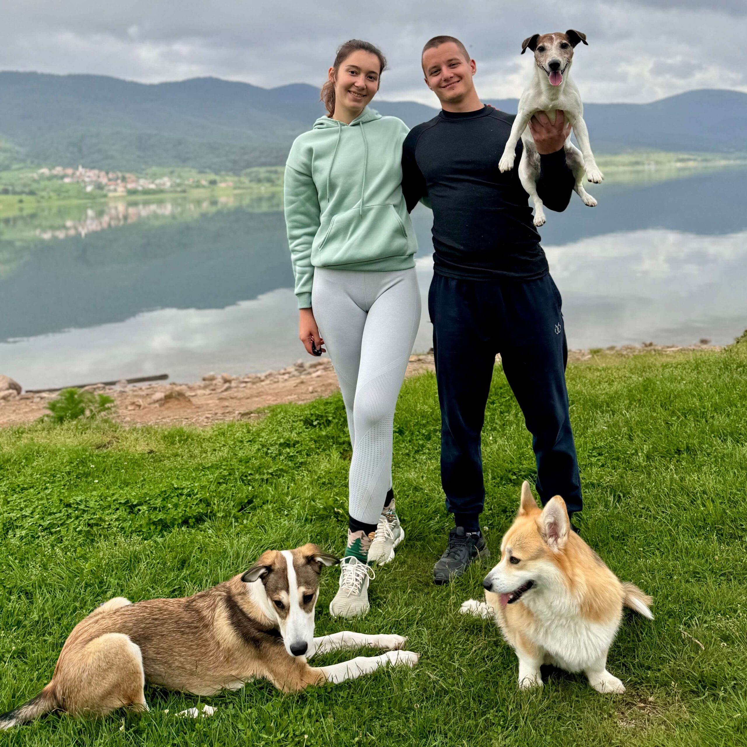 ivelina-kris-mickey-trixie-casper-scaled